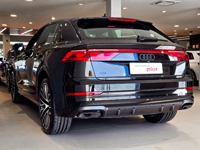 Audi-Q8-3.0 TFSI GASOLINA PERFORMANCE BLACK QUATTRO TIPTRONIC