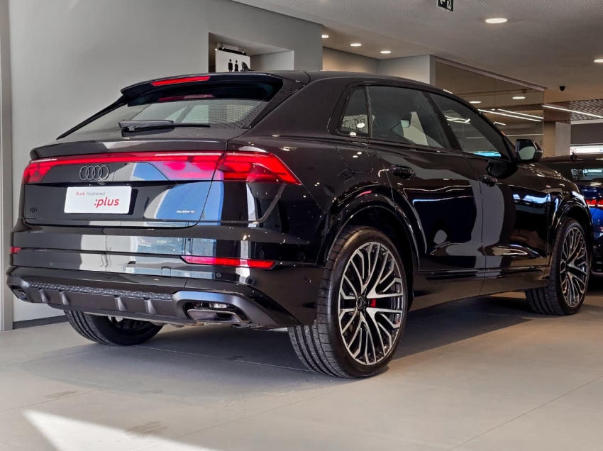Audi-Q8-3.0 TFSI GASOLINA PERFORMANCE BLACK QUATTRO TIPTRONIC