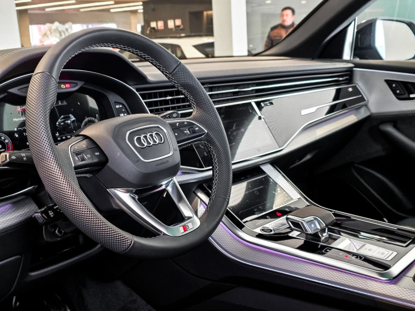 Audi-Q8-3.0 TFSI GASOLINA PERFORMANCE BLACK QUATTRO TIPTRONIC