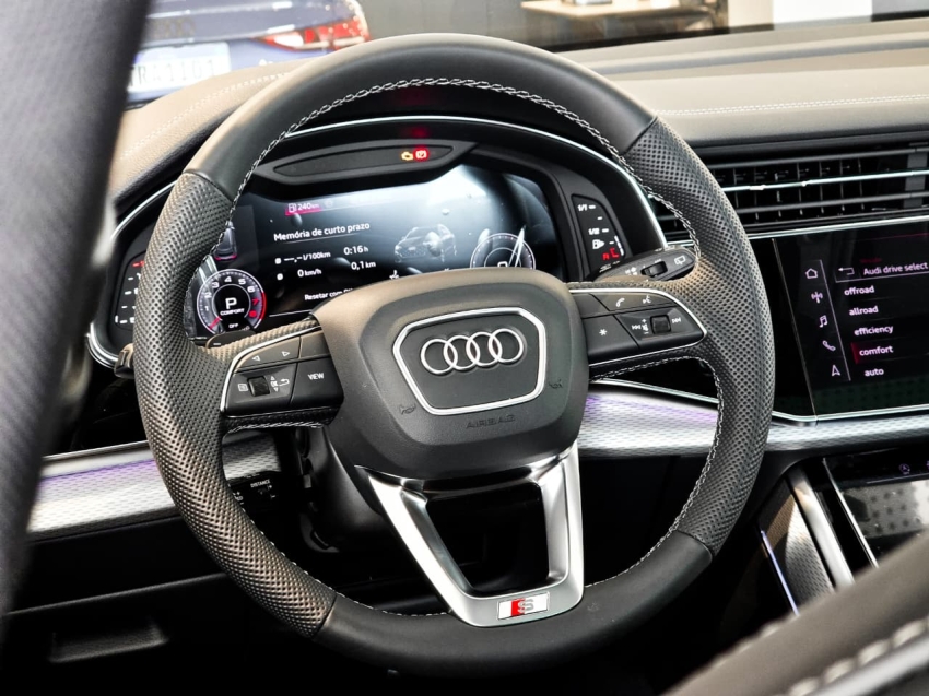 Audi-Q8-3.0 TFSI GASOLINA PERFORMANCE BLACK QUATTRO TIPTRONIC