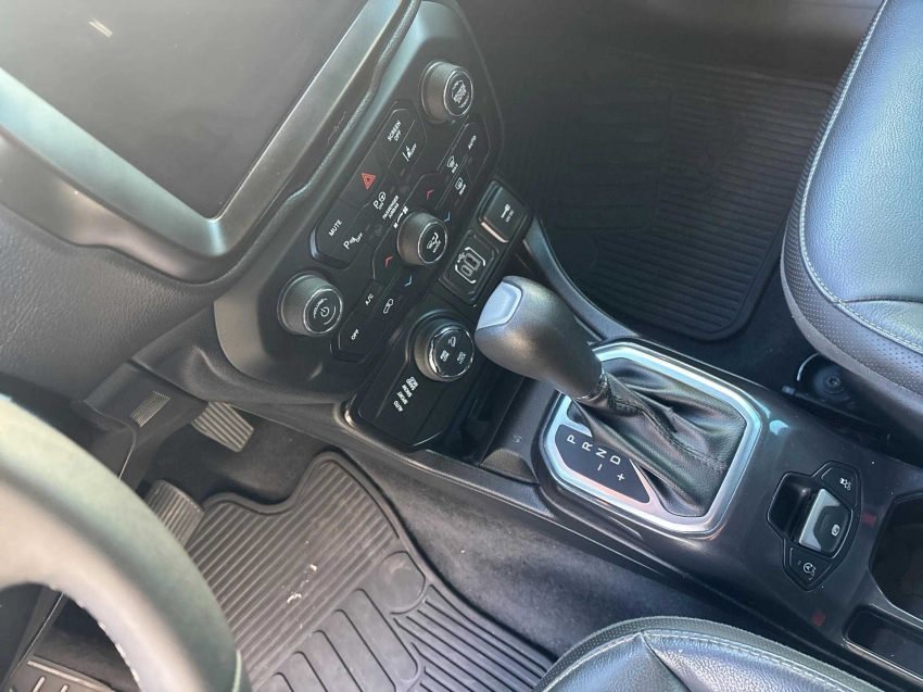 Jeep-RENEGADE-1.3 T270 TURBO FLEX S 4X4 AT9