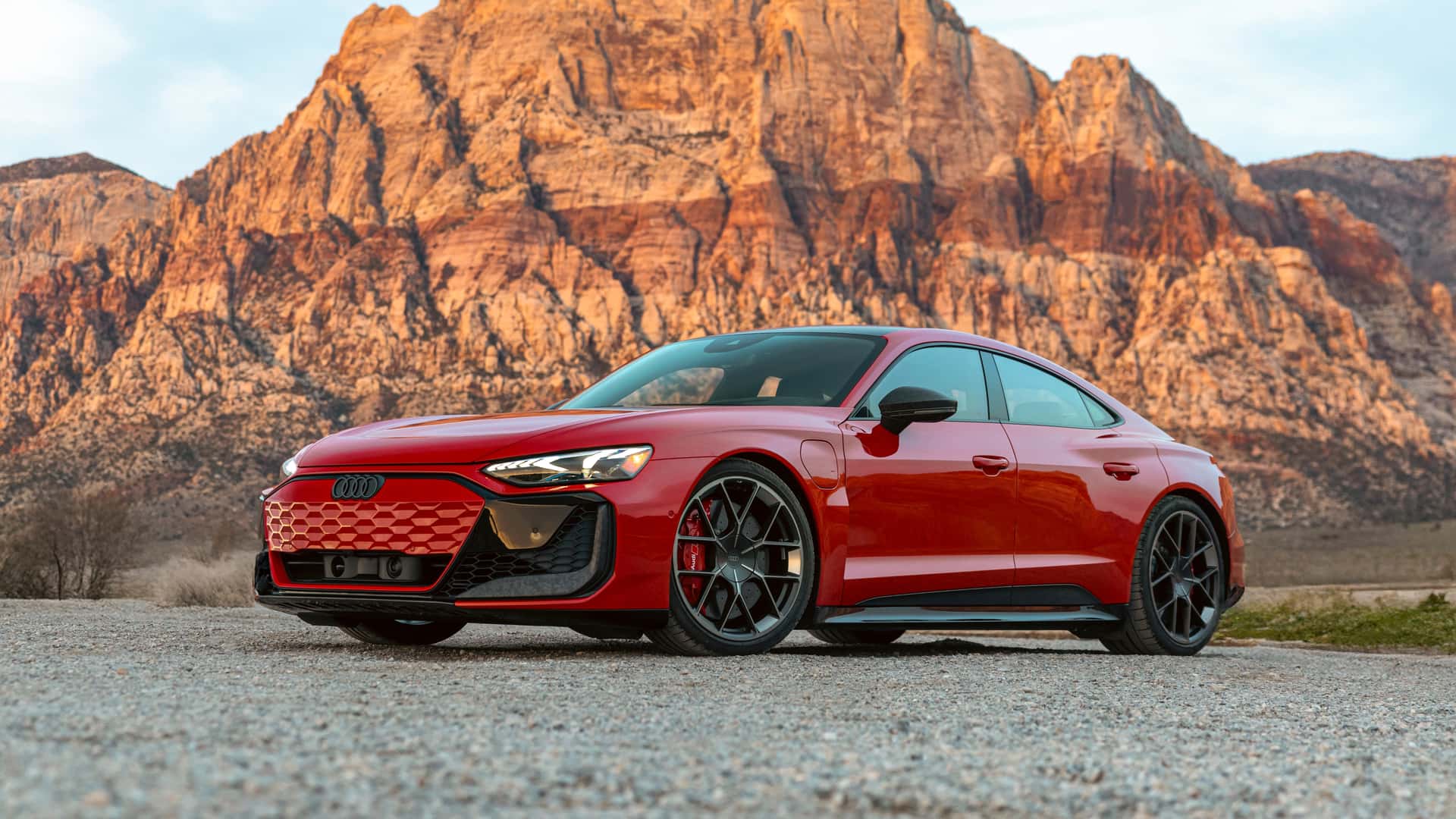Novo Audi RS e-tron GT Performance chega ao Brasil com 925 cv e bateria maior