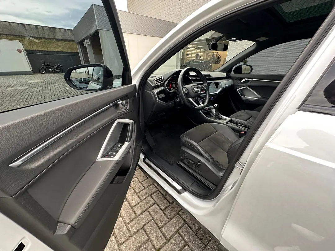 Q3 Perf. Black 2.0 TFSI Tiptr. Quattro
