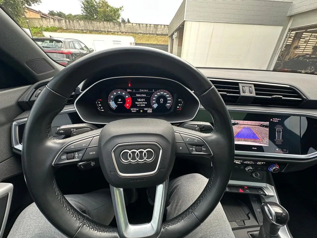 Q3 Perf. Black 2.0 TFSI Tiptr. Quattro