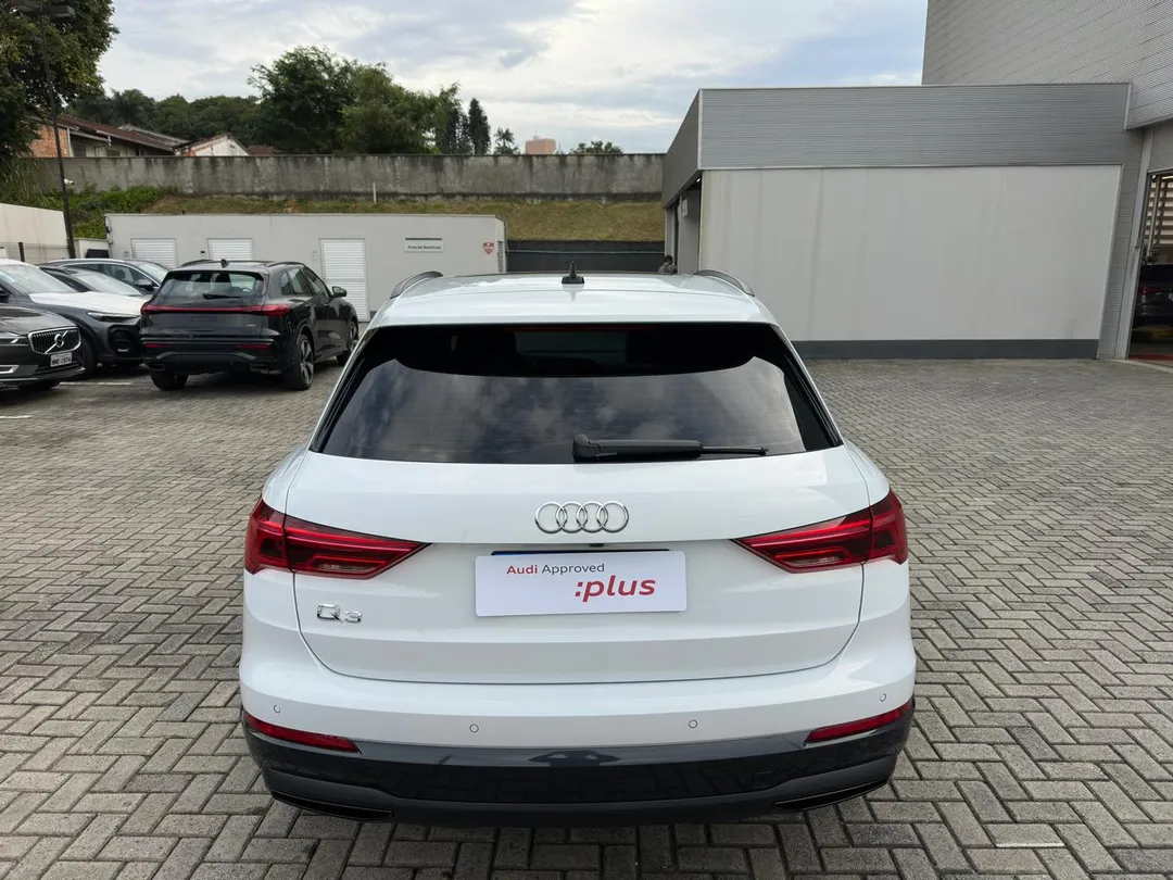 Q3 Perf. Black 2.0 TFSI Tiptr. Quattro