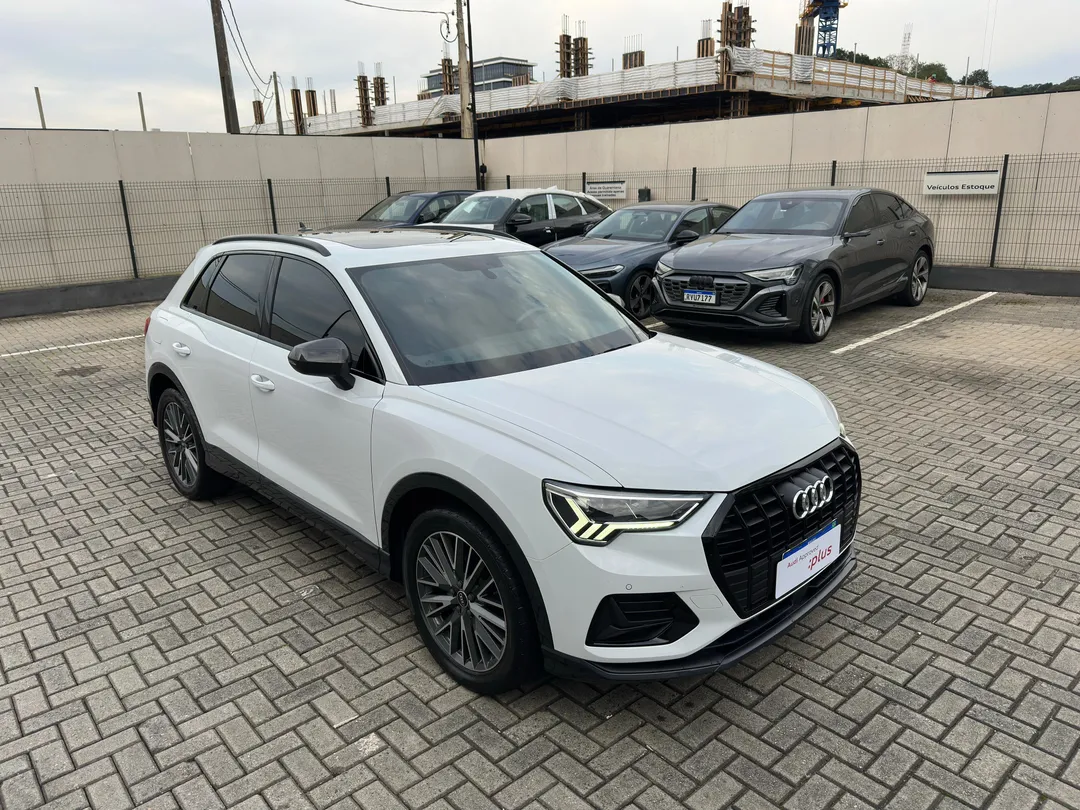 Q3 Perf. Black 2.0 TFSI Tiptr. Quattro