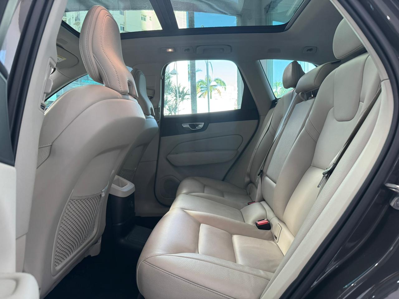 Volvo-XC 60-XC 60 T-8 Plus 2.0 AWD (Híbrido)