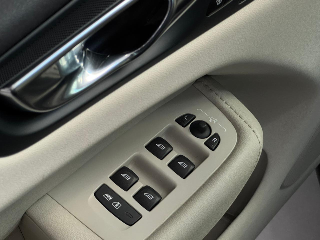 Volvo-XC 60-XC 60 T-8 Plus 2.0 AWD (Híbrido)