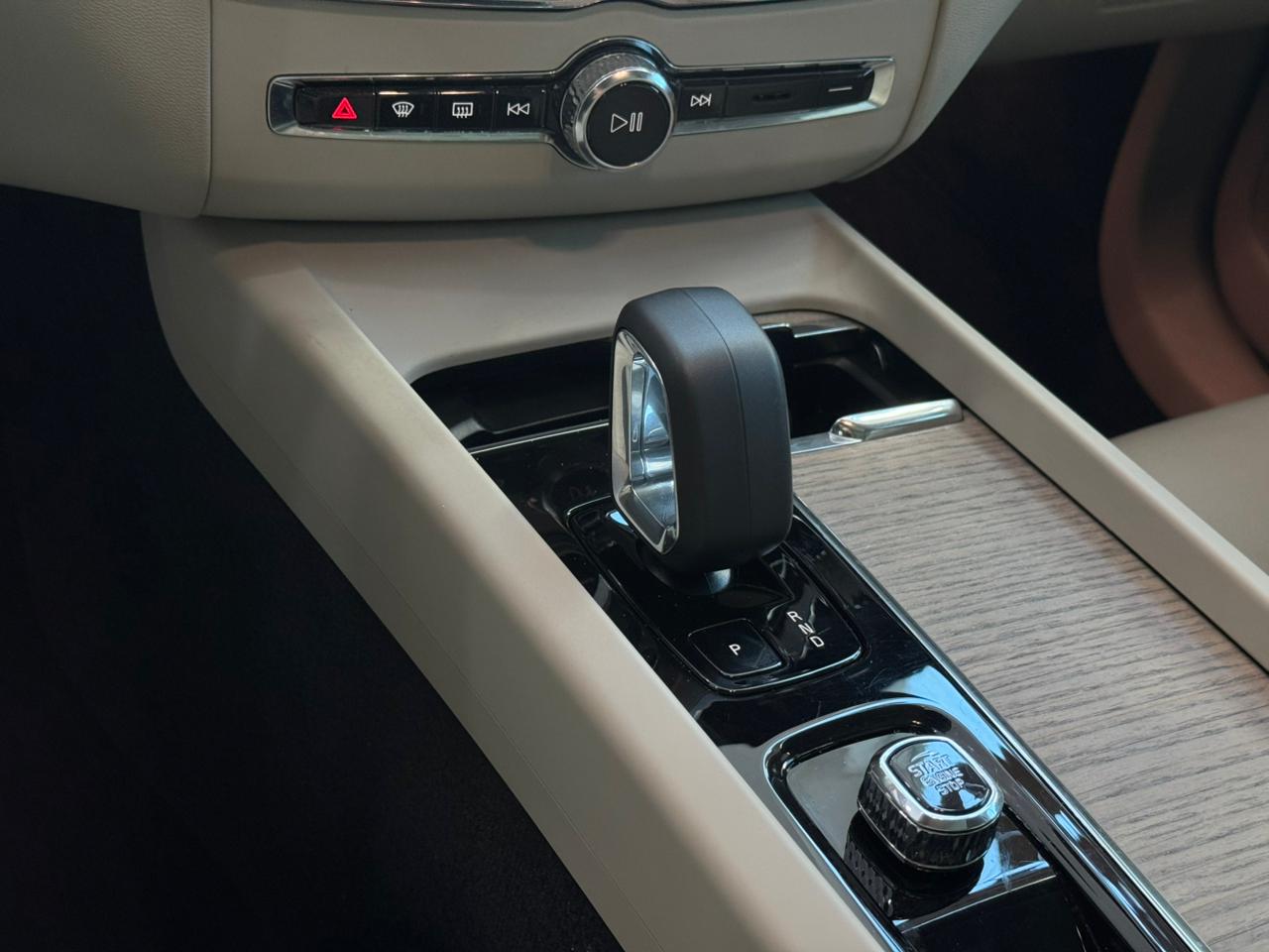 Volvo-XC 60-XC 60 T-8 Plus 2.0 AWD (Híbrido)