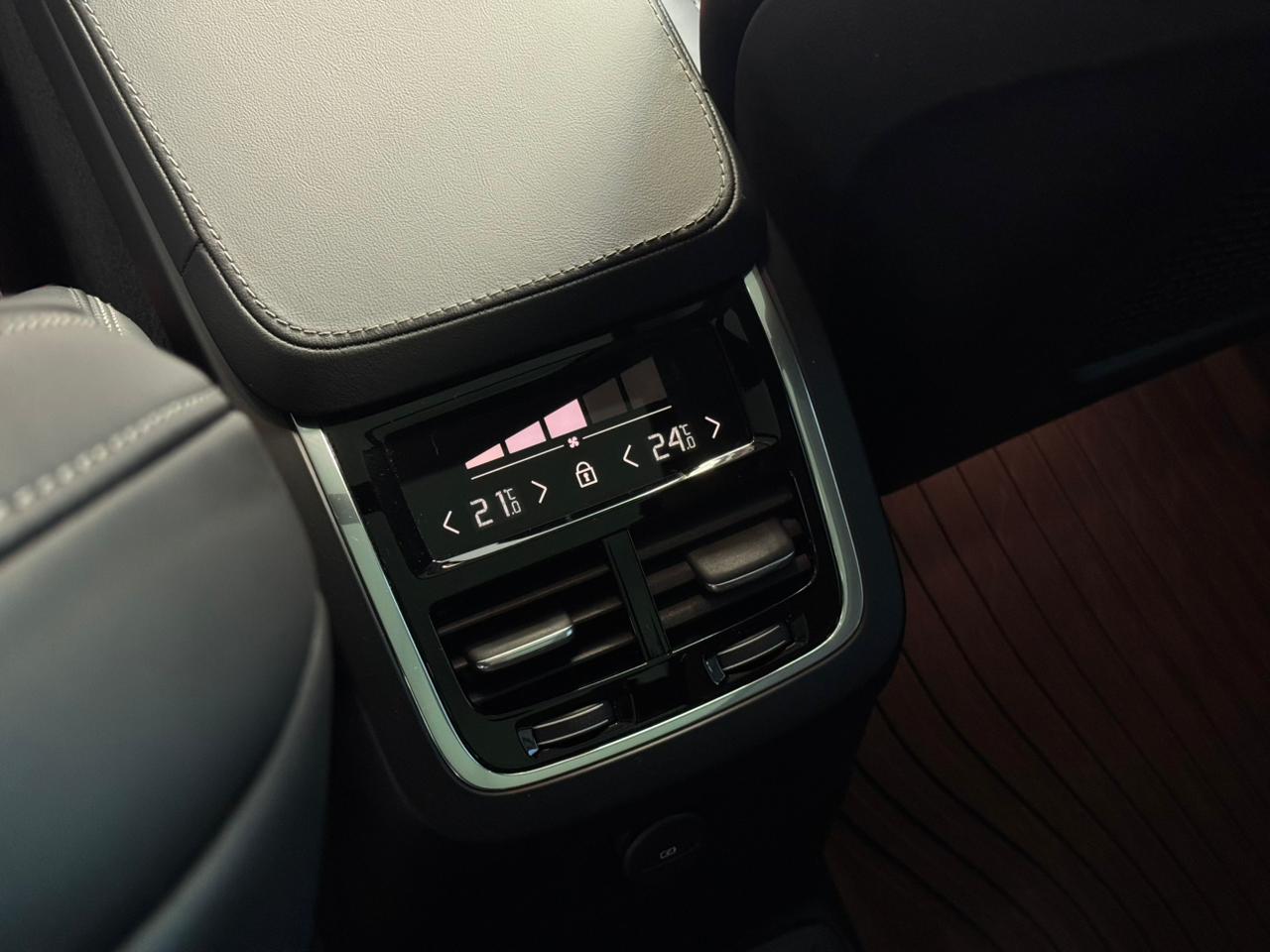 Volvo-XC 90-XC 90 T-8 Ultimate 2.0 AWD (Híbrido)