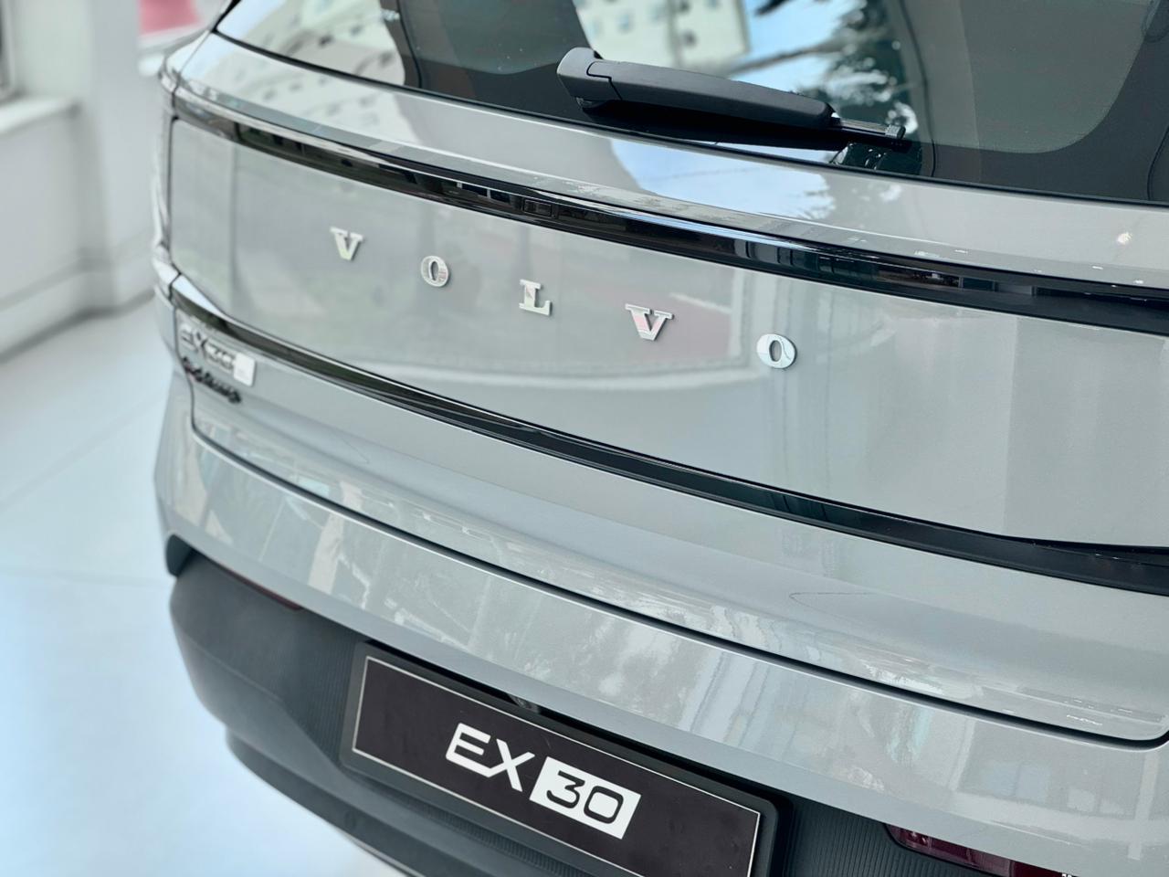 Volvo-EX30-EX30 E60 Ultra (Elétrico)