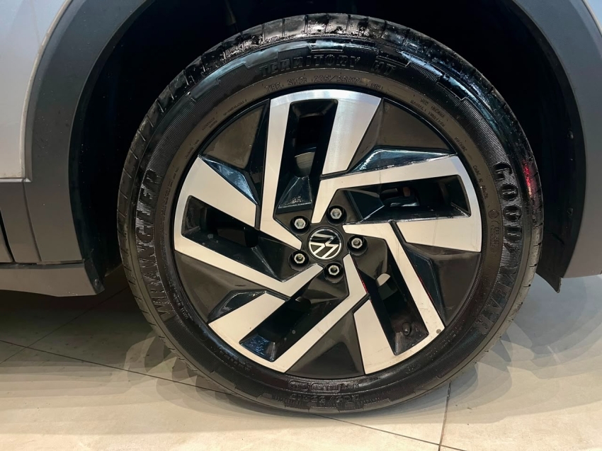 Volkswagen-T-CROSS-1.0 200 TSI TOTAL FLEX COMFORTLINE AUTOMÁTICO