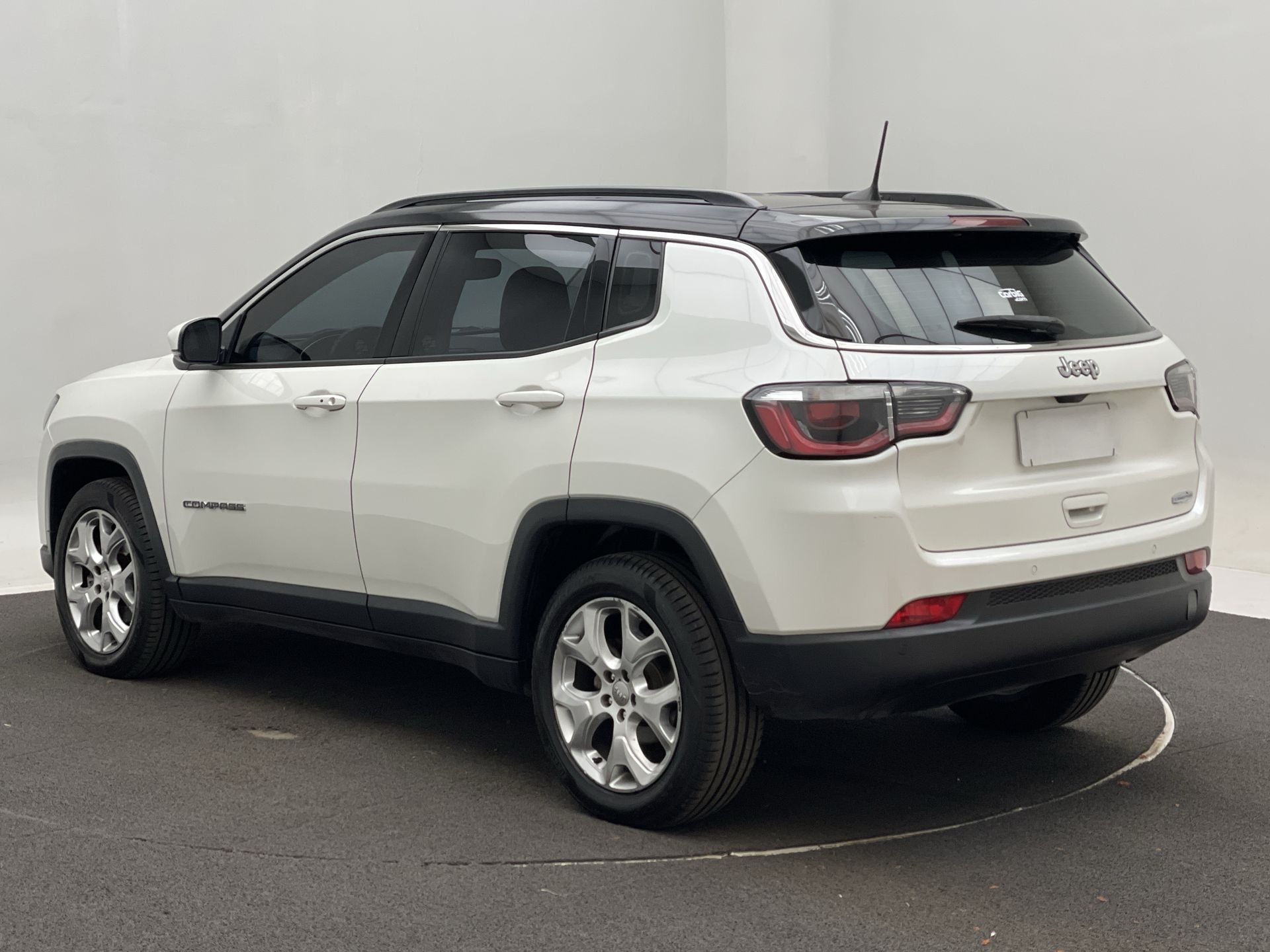 Jeep-COMPASS-COMPASS LONGITUDE 2.0 4x2 Flex 16V Aut.