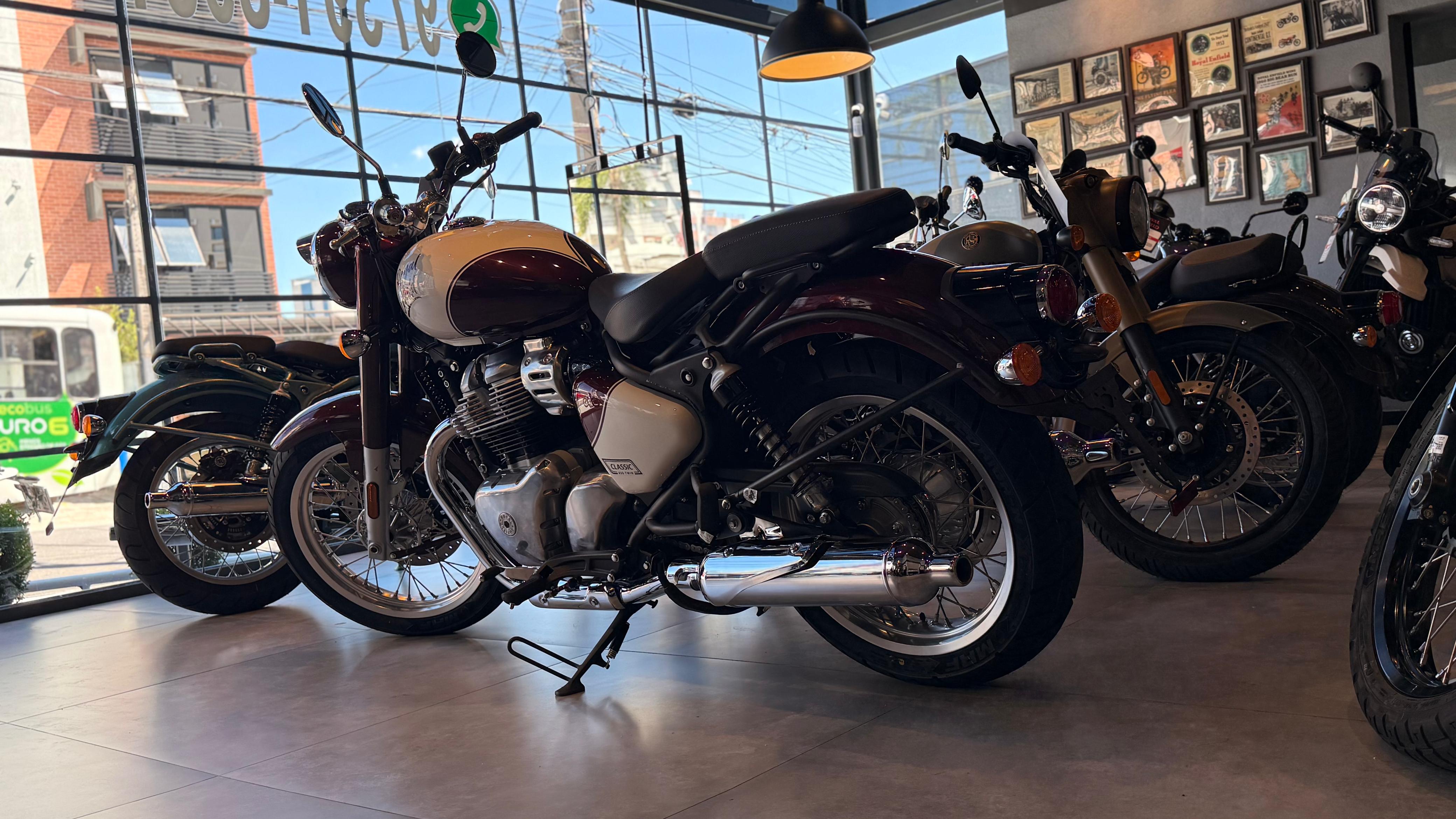 Royal Enfield-CLASSIC 650-CLASSIC 650 VALLAM RED