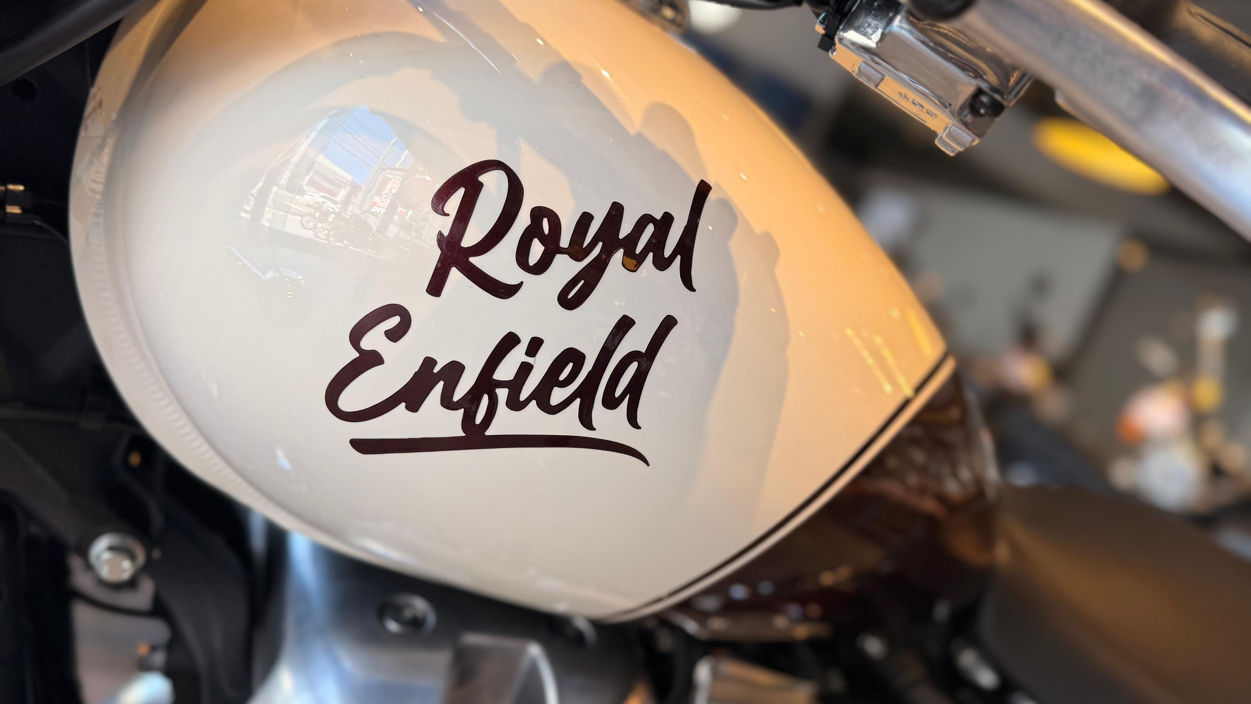 Royal Enfield-CLASSIC 650-CLASSIC 650 VALLAM RED