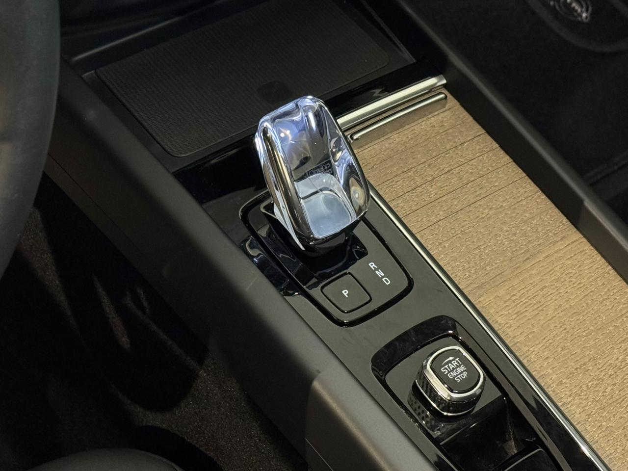 Volvo-XC 60-XC 60 T-8 Plus 2.0 AWD (Híbrido)