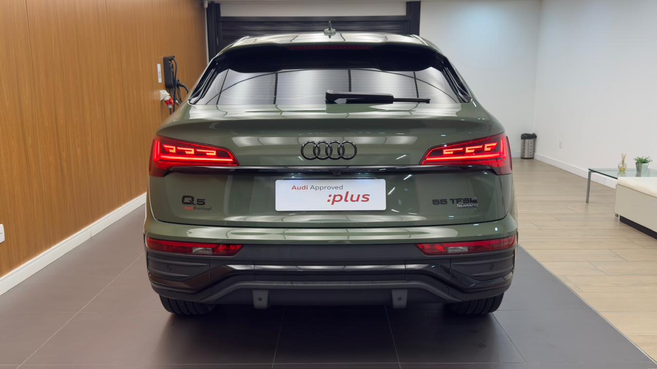 Audi-Q5-Q5 SB P Black. 2.0 TFSIe S.Tr. Qt (Hib.)