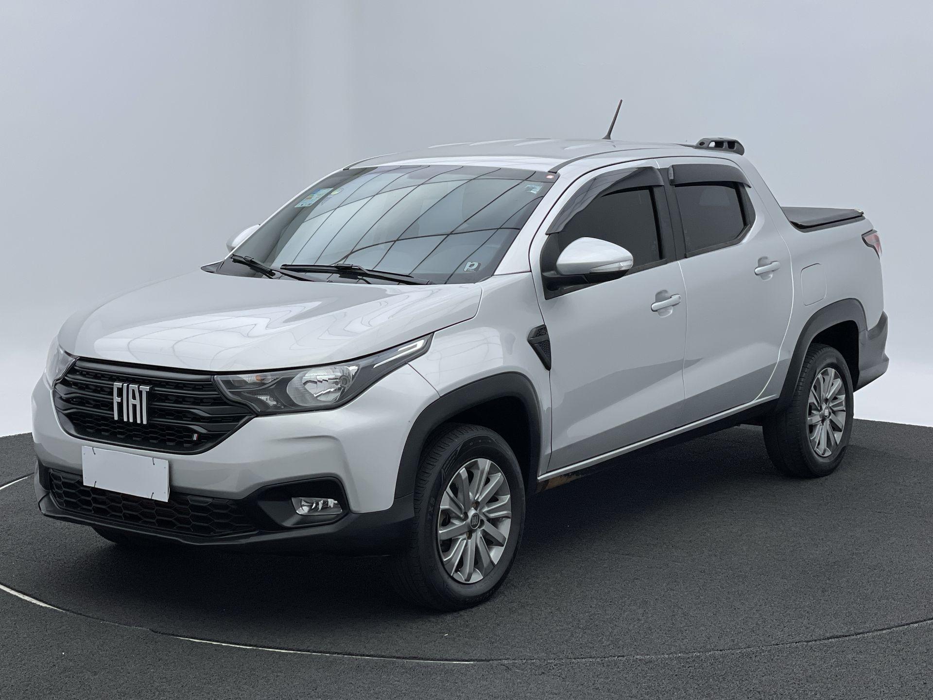 Strada Freedom 1.3 Flex 8V CD