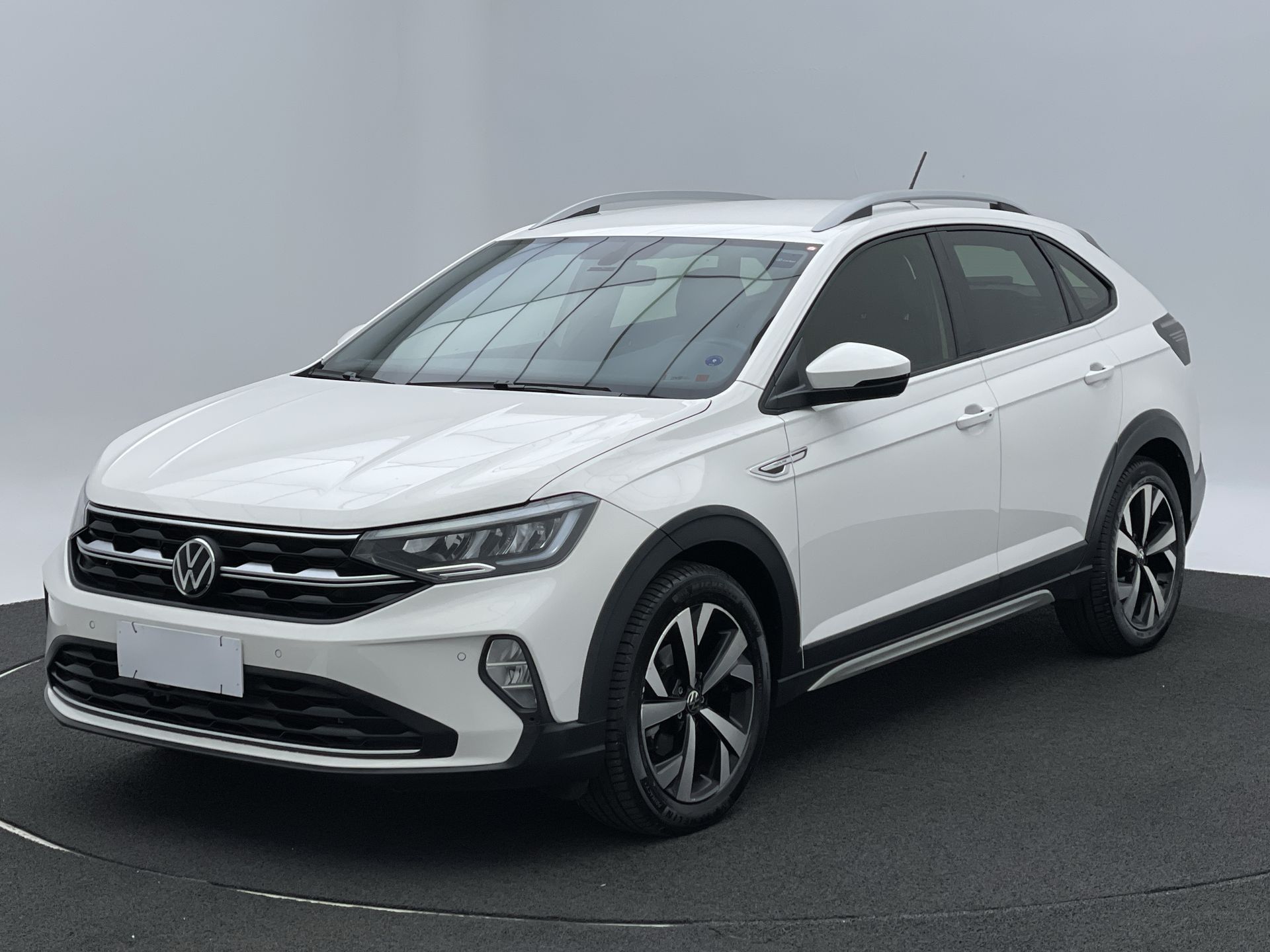 Nivus Highline 1.0 200 TSI Flex Aut.
