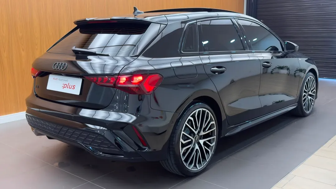 Audi-A3-A3 Sportb. Performance Black 2.0 S-tron.