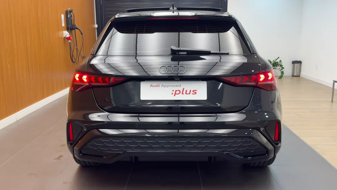 Audi-A3-A3 Sportb. Performance Black 2.0 S-tron.