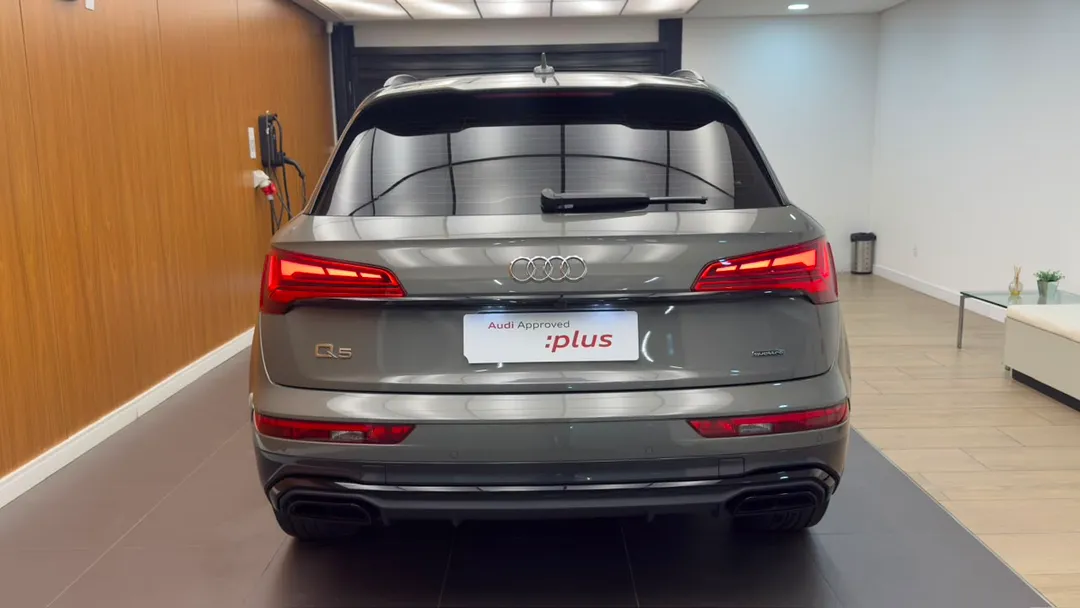 Audi-Q5-Q5 S-Line Black 2.0 TFSI Quat. S-Tronic