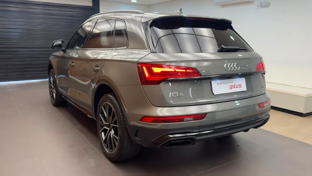 Audi-Q5-Q5 S-Line Black 2.0 TFSI Quat. S-Tronic