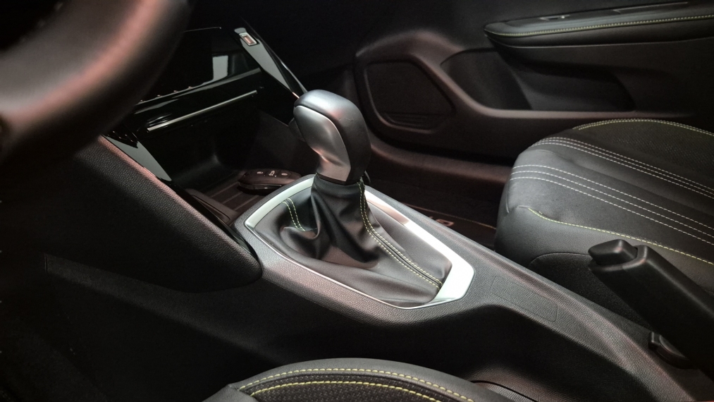 Peugeot-208-1.0 TURBO 200 FLEX GT CVT