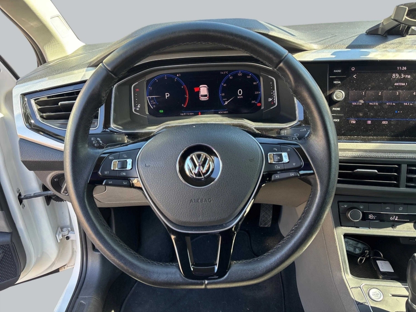 Volkswagen-POLO-1.0 200 TSI HIGHLINE AUTOMÁTICO
