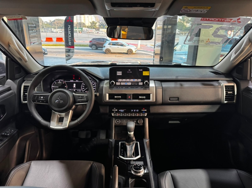 Mitsubishi-TRITON-2.4 BITURBO DIESEL CD HPE 4X4 AUTOMÁTICO