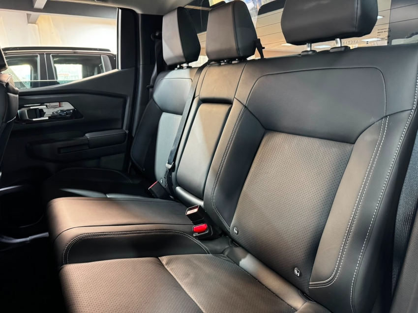 Mitsubishi-TRITON-2.4 BITURBO DIESEL CD HPE 4X4 AUTOMÁTICO
