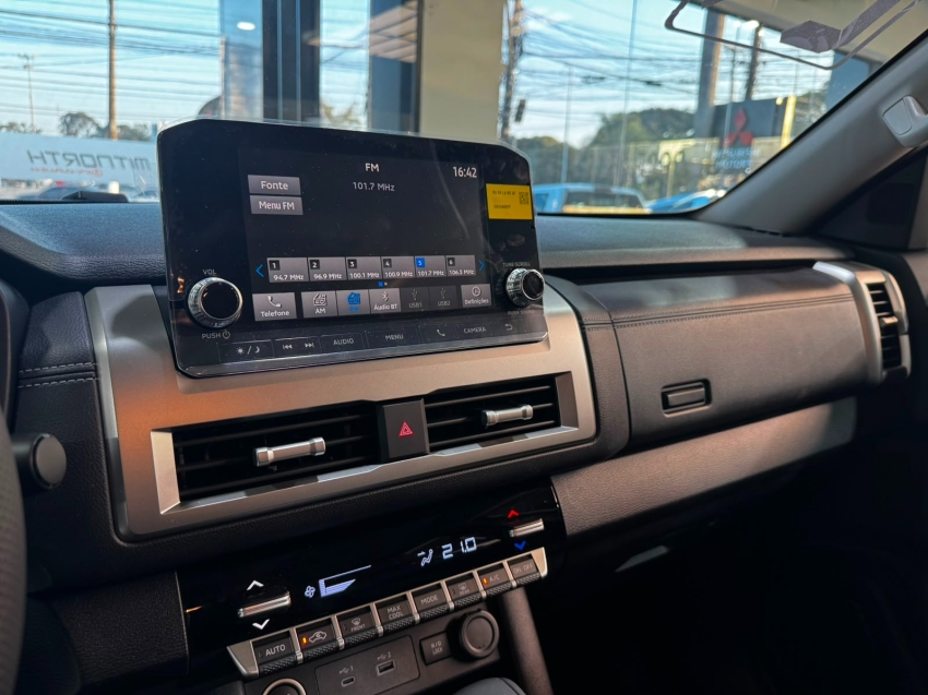 Mitsubishi-TRITON-2.4 BITURBO DIESEL CD HPE 4X4 AUTOMÁTICO