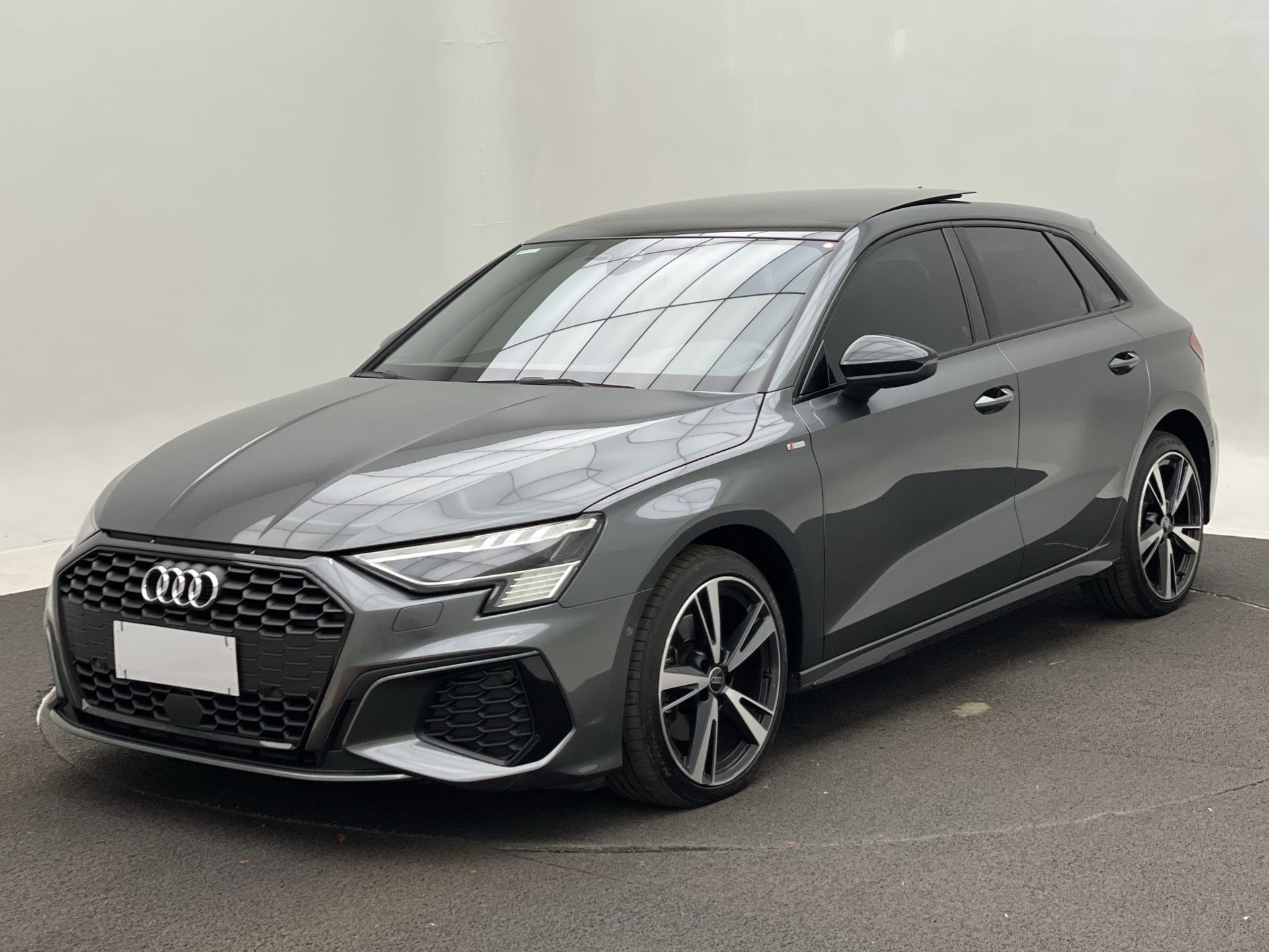 A3 Sportb. Perf. Black 2.0 TFSI S-tronic