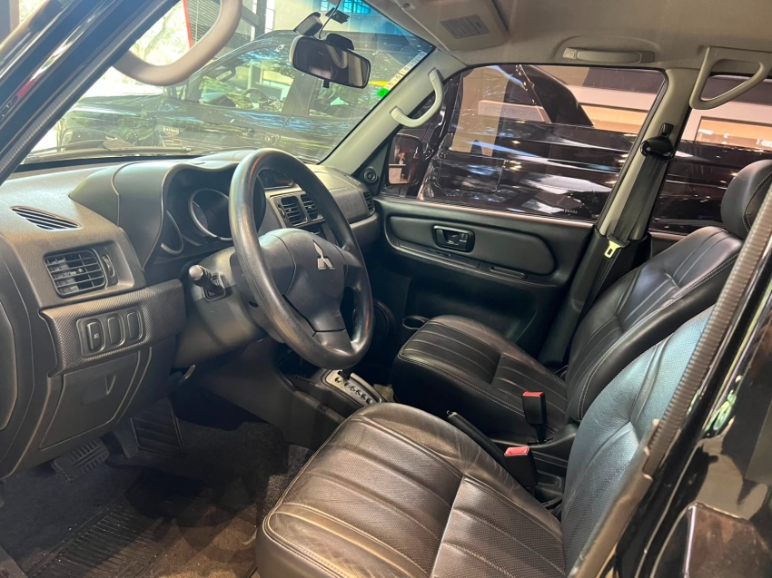 Mitsubishi-PAJERO TR4-2.0 4X2 16V 140CV FLEX 4P AUTOMÁTICO