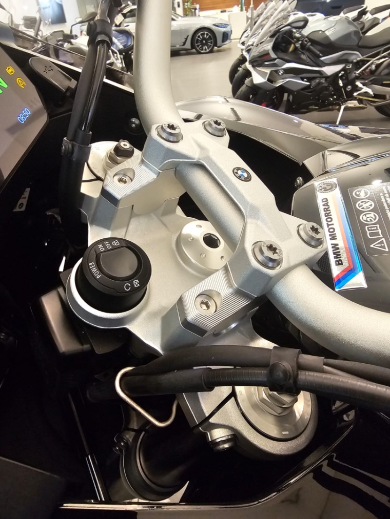 BMW Motorrad-F 900 GS-ADVENTURE