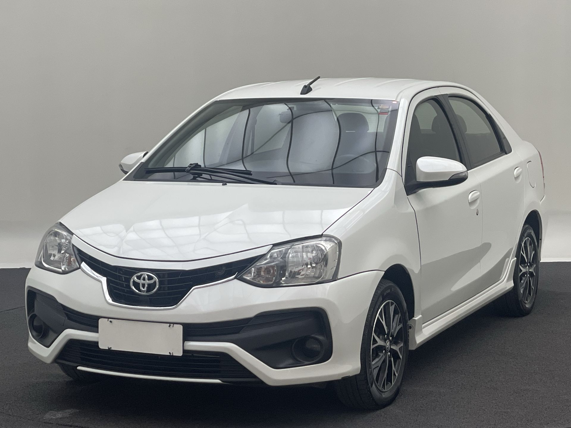 ETIOS PLATINUM Sed. 1.5 Flex 16V 4p Aut.