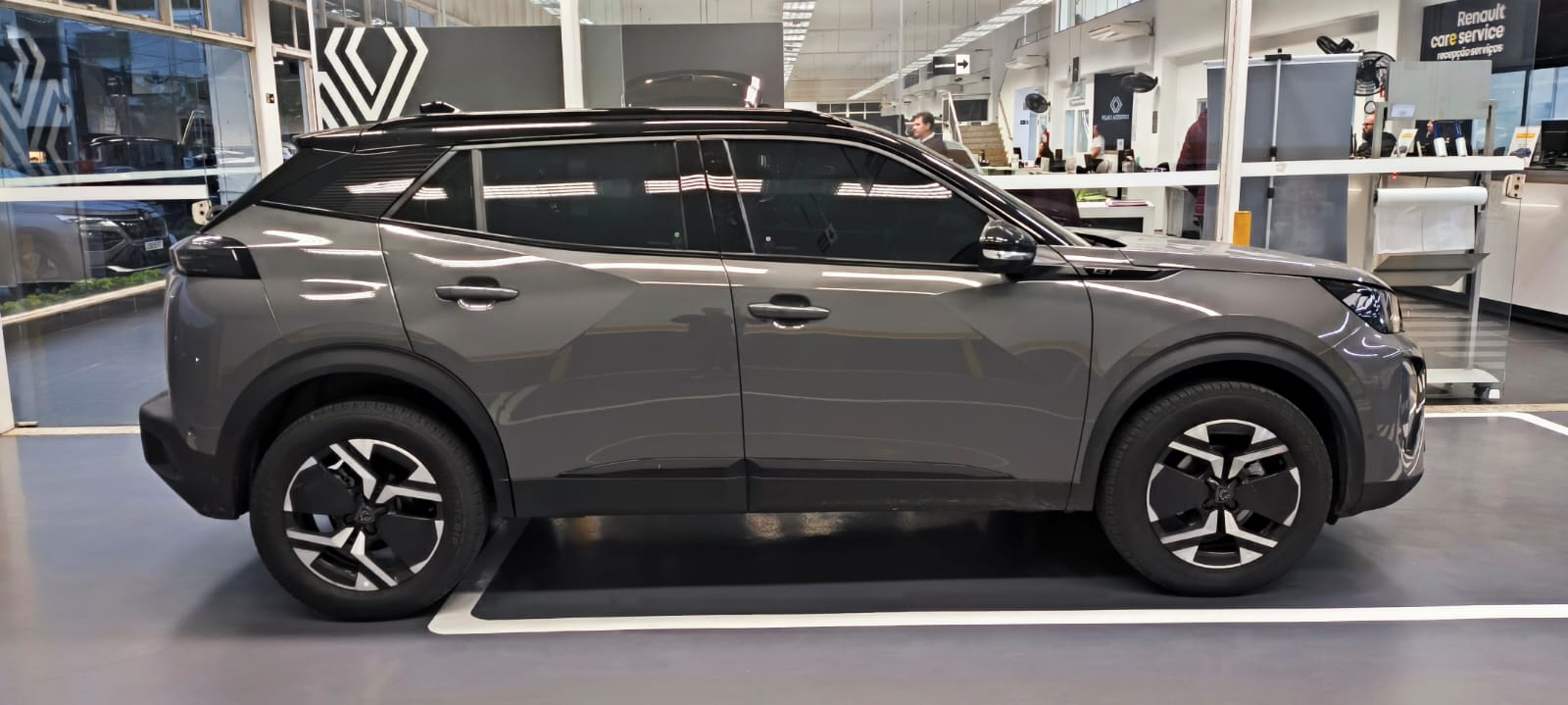 Peugeot-2008-2008 GT HYBRID