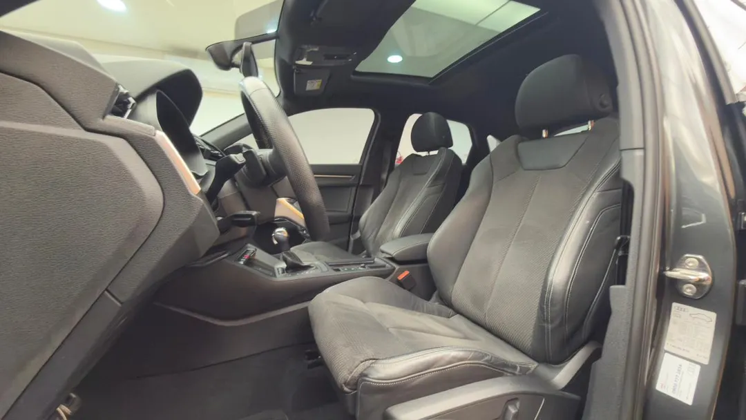 Q3 SPB Perf. Black 2.0 TFSI Tipt. Quat.