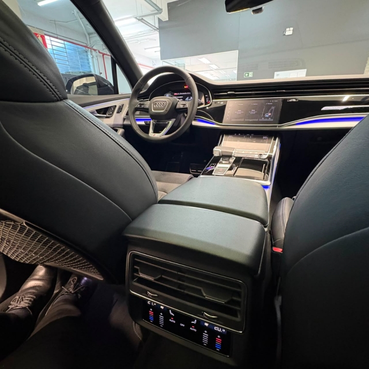 Audi-Q7-3.0 55 TFSI GASOLINA PERFORMANCE BLACK QUATTRO TIPTRONIC