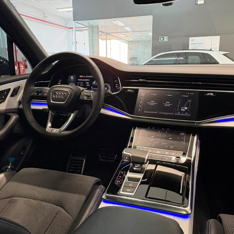 Audi-Q7-3.0 55 TFSI GASOLINA PERFORMANCE BLACK QUATTRO TIPTRONIC
