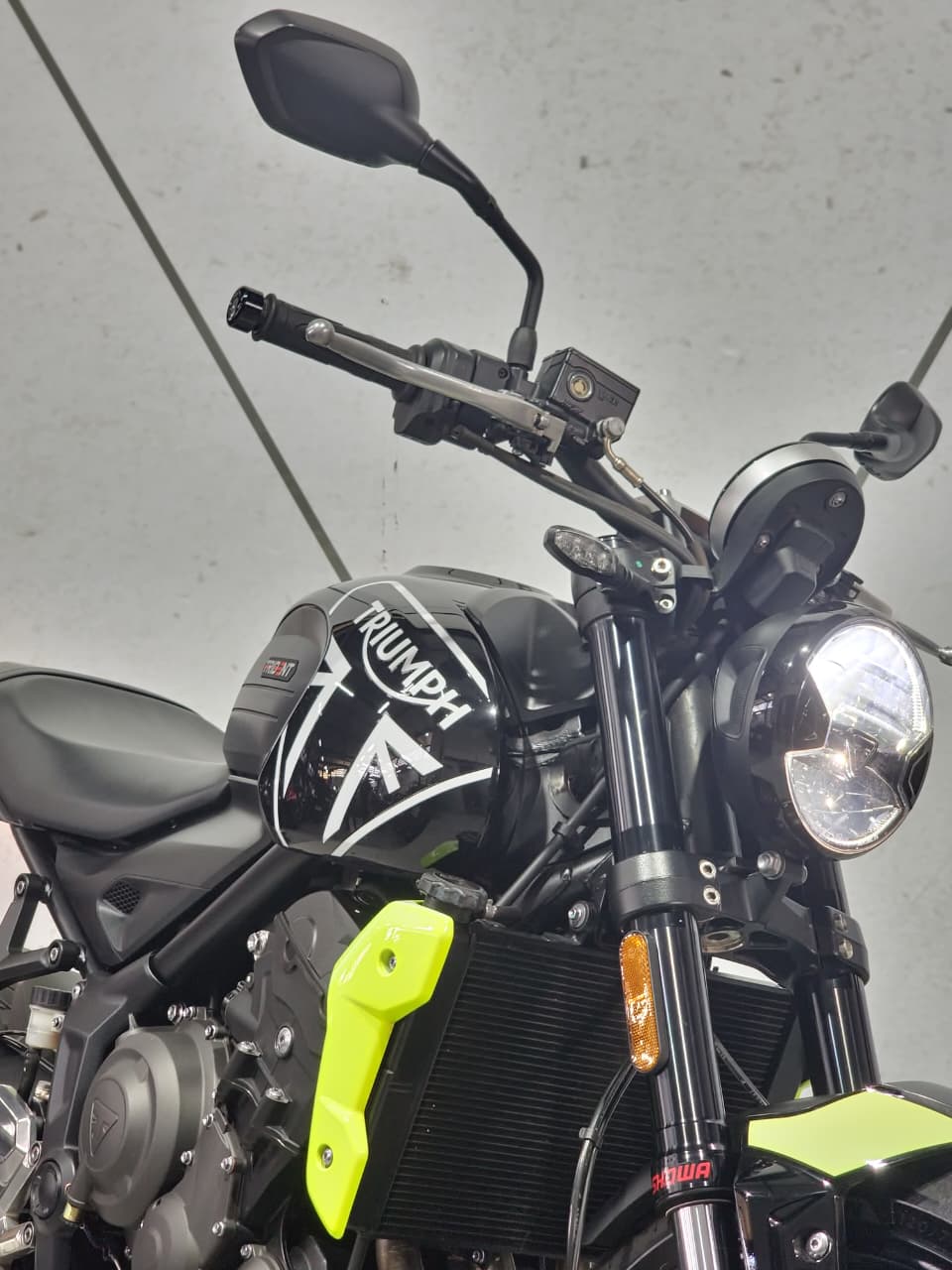 TRIUMPH-TRIDENT-TRIDENT 660