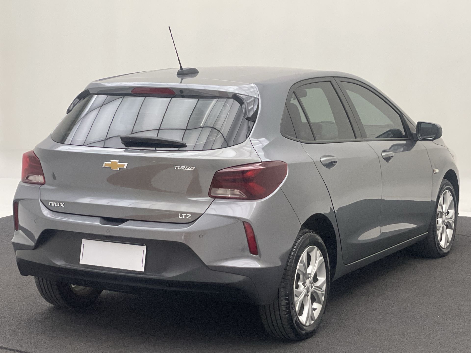ONIX HATCH LTZ 1.0 12V TB Flex 5p Aut.