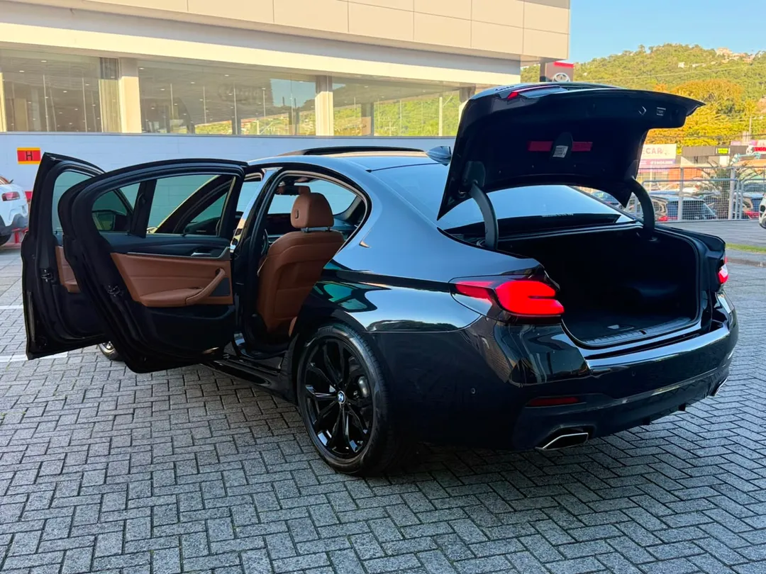 BMW-530e-530e M Sport 2.0 Turbo Aut. (Híbrido)