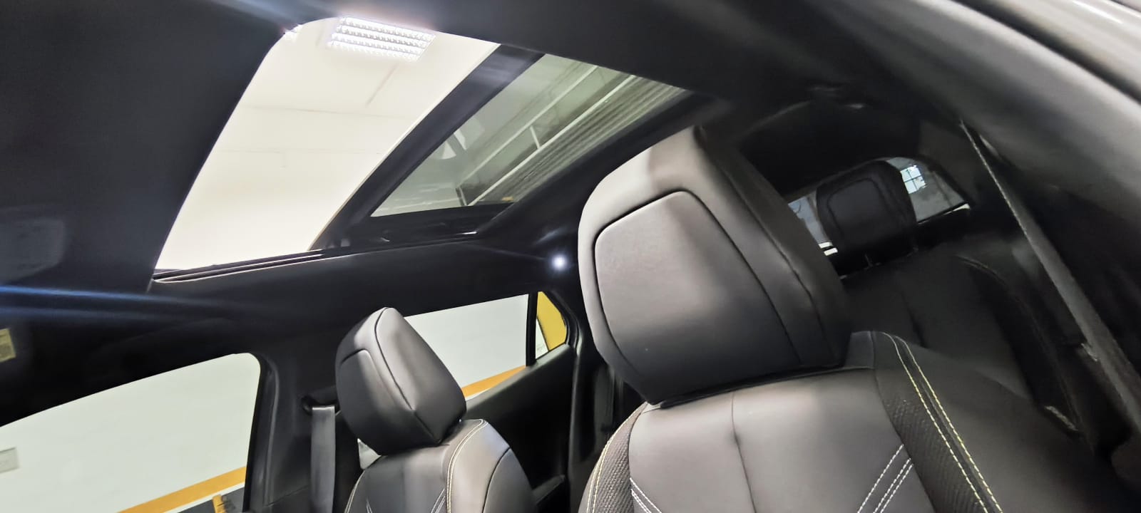 Peugeot-2008-2008 GT HYBRID