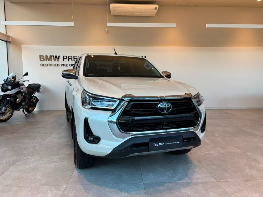 Toyota-HILUX-2.8 D-4D TURBO DIESEL CD SRX 4X4 AUTOMÁTICO