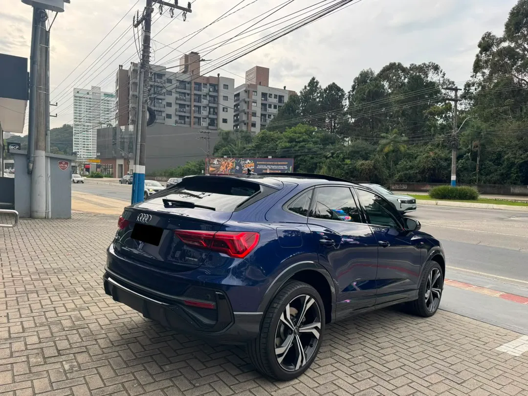 Q3 SPB Perf. Black 2.0 TFSI Tipt. Quat.