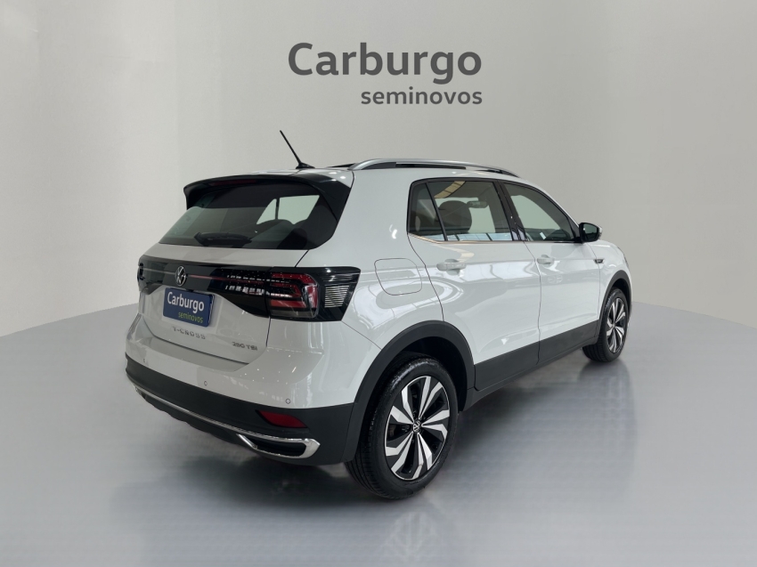 Volkswagen-T-CROSS-1.4 250 TSI TOTAL FLEX HIGHLINE AUTOMÁTICO