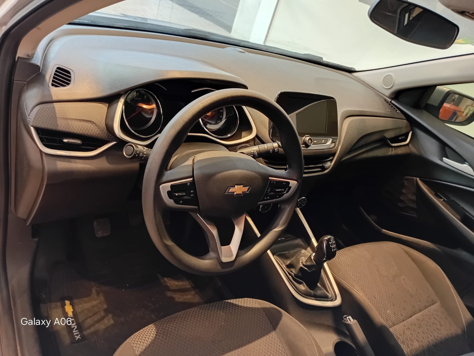 GM - Chevrolet-ONIX-ONIX SEDAN Plus LT 1.0 12V Flex 4p Mec.