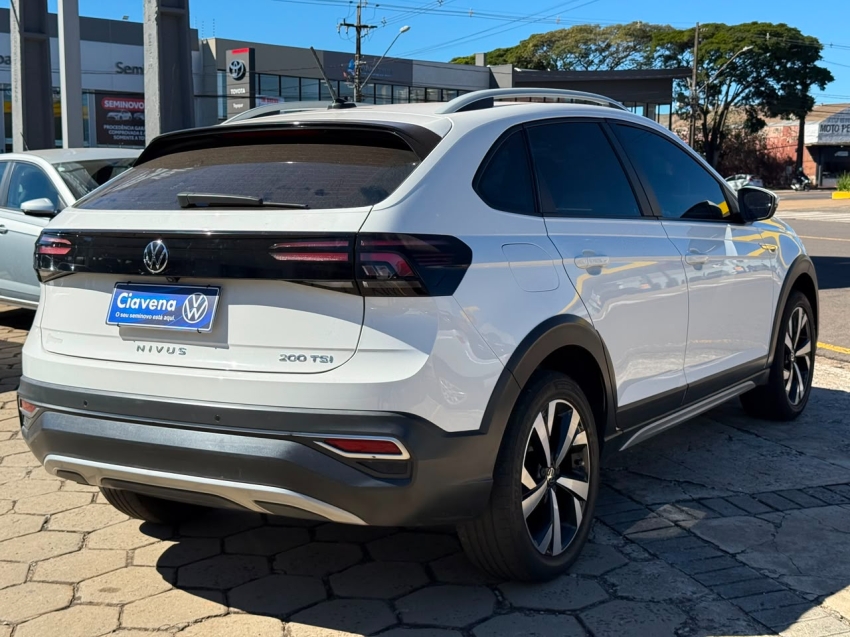 Volkswagen-NIVUS-1.0 200 TSI TOTAL FLEX HIGHLINE AUTOMÁTICO