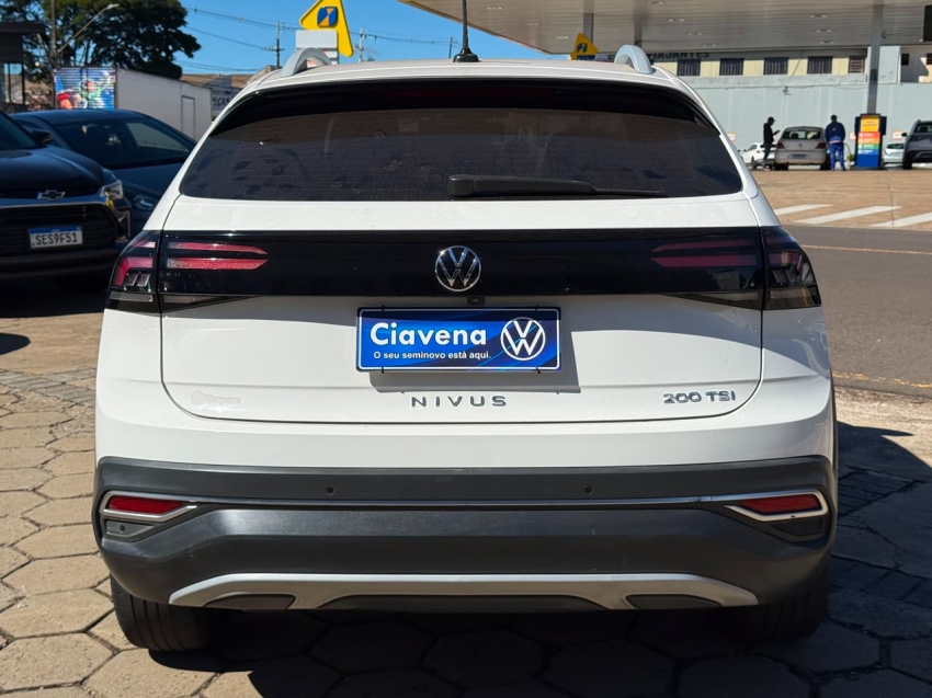 Volkswagen-NIVUS-1.0 200 TSI TOTAL FLEX HIGHLINE AUTOMÁTICO